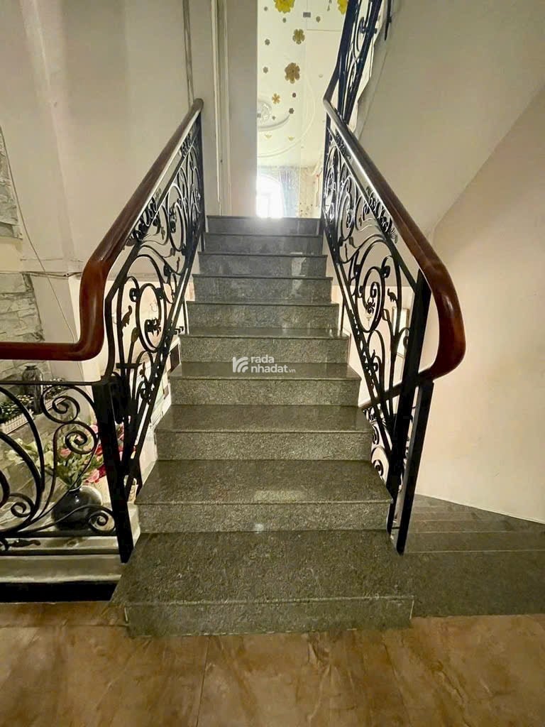 MẶT TIỀN ĐƯỜNG KHU BÌNH PHÚ NHÀ MỚI CÓ HẦM GẦN SIÊU THỊ METRO 