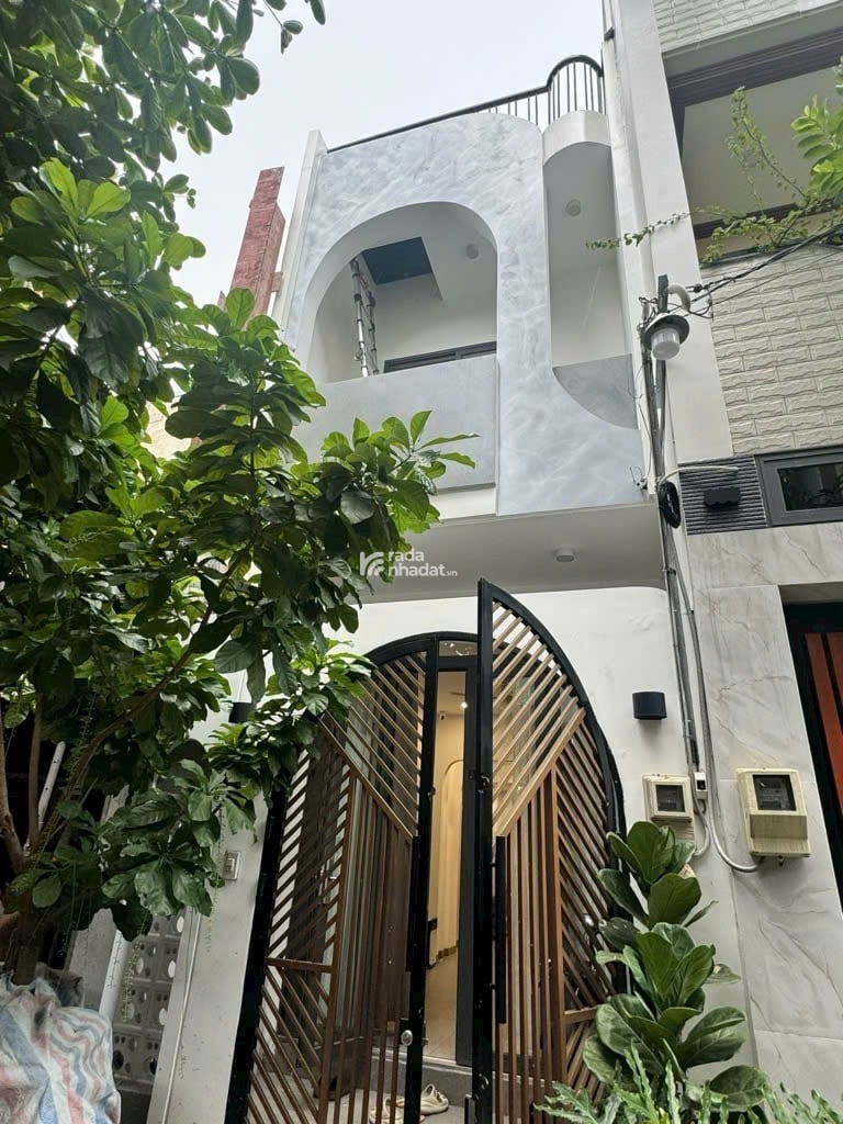 SIÊU PHẨM  PHẠM VĂN BẠCH PHƯỜNG 15 - TÂN BÌNH- TẶNG NỘI THẤTDIỆN TÍCH 52 M2 - 2 TẦNG BTCT - NỞ HẬU 