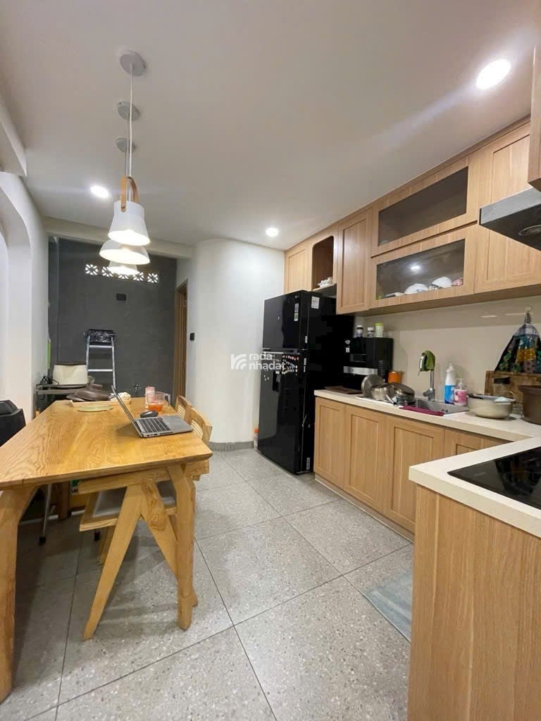 SIÊU PHẨM  PHẠM VĂN BẠCH PHƯỜNG 15 - TÂN BÌNH- TẶNG NỘI THẤTDIỆN TÍCH 52 M2 - 2 TẦNG BTCT - NỞ HẬU 