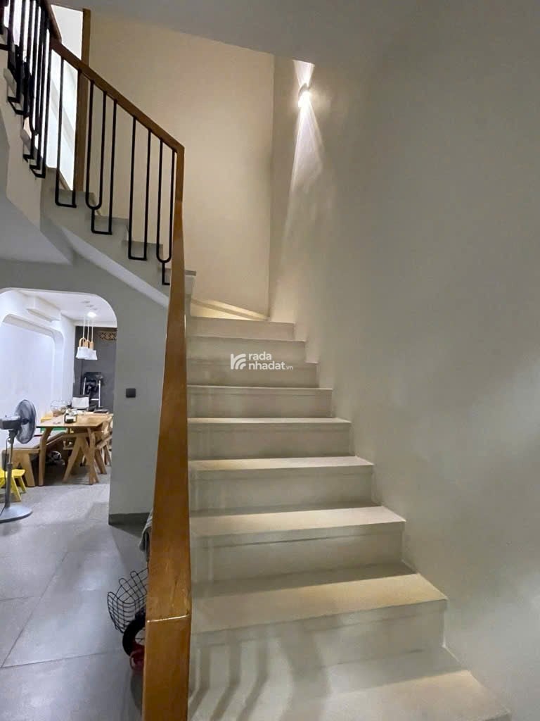 SIÊU PHẨM  PHẠM VĂN BẠCH PHƯỜNG 15 - TÂN BÌNH- TẶNG NỘI THẤTDIỆN TÍCH 52 M2 - 2 TẦNG BTCT - NỞ HẬU 