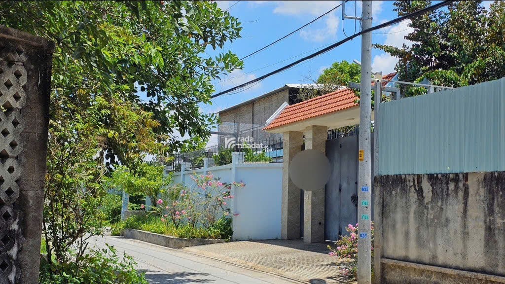 Chính chủ, nhà diện tích khủng quận 9 với 220m2, đường ôtô ngay ĐH Marketing