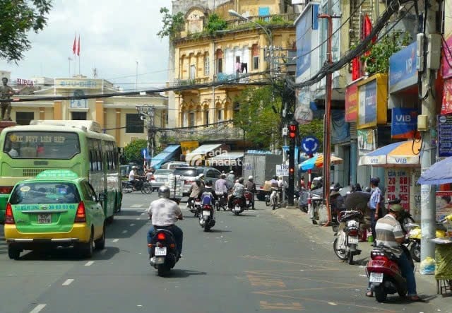  CHO THUÊ MẶT BẰNG MẶT TIỀN CHỢ LỚN QUẬN 5 (TP.HCM)