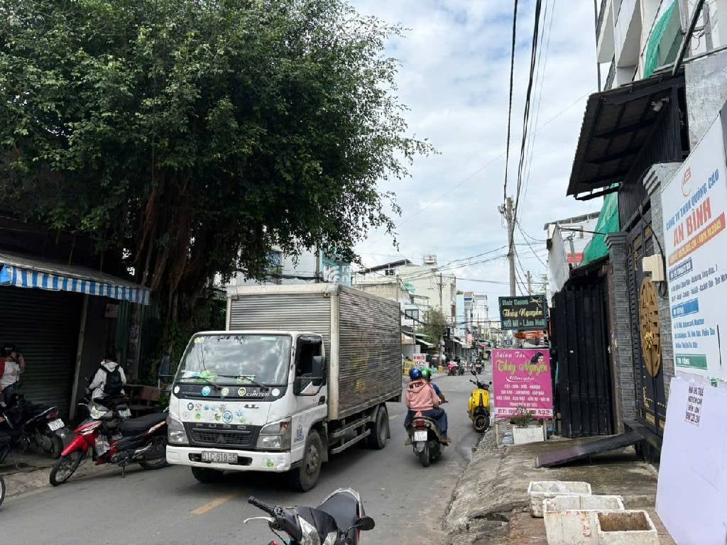 BÁN XƯỞNG MẶT TIỀN ẤP CHIẾN LƯỢC 143M2 10.5 TỶ THUÊ 32TRTHÁNG BÌNH TÂN