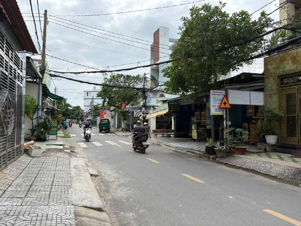 BÁN XƯỞNG MẶT TIỀN ẤP CHIẾN LƯỢC 143M2 10.5 TỶ THUÊ 32TRTHÁNG BÌNH TÂN