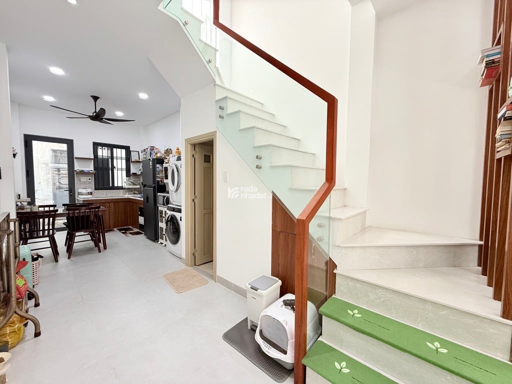 MẶT TIỀN ĐƯỜNG NGUYỄN LÂM - NGAY PHAN ĐĂNG LƯU - XE HƠI TRẢI NHỰA  40M 2 TẦNG - 2 PN 2 WC