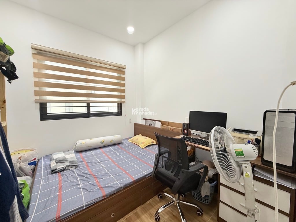 MẶT TIỀN ĐƯỜNG NGUYỄN LÂM - NGAY PHAN ĐĂNG LƯU - XE HƠI TRẢI NHỰA  40M 2 TẦNG - 2 PN 2 WC