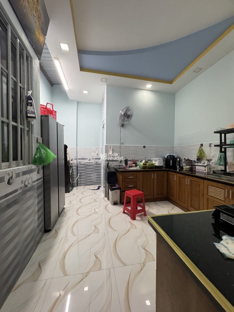 BT, lô góc 68m2 (4 x17)4PN, 5WC, 4 tầng BTCT, 1 trệt, 2 lầu, sân thượng. 5.4 tỷ