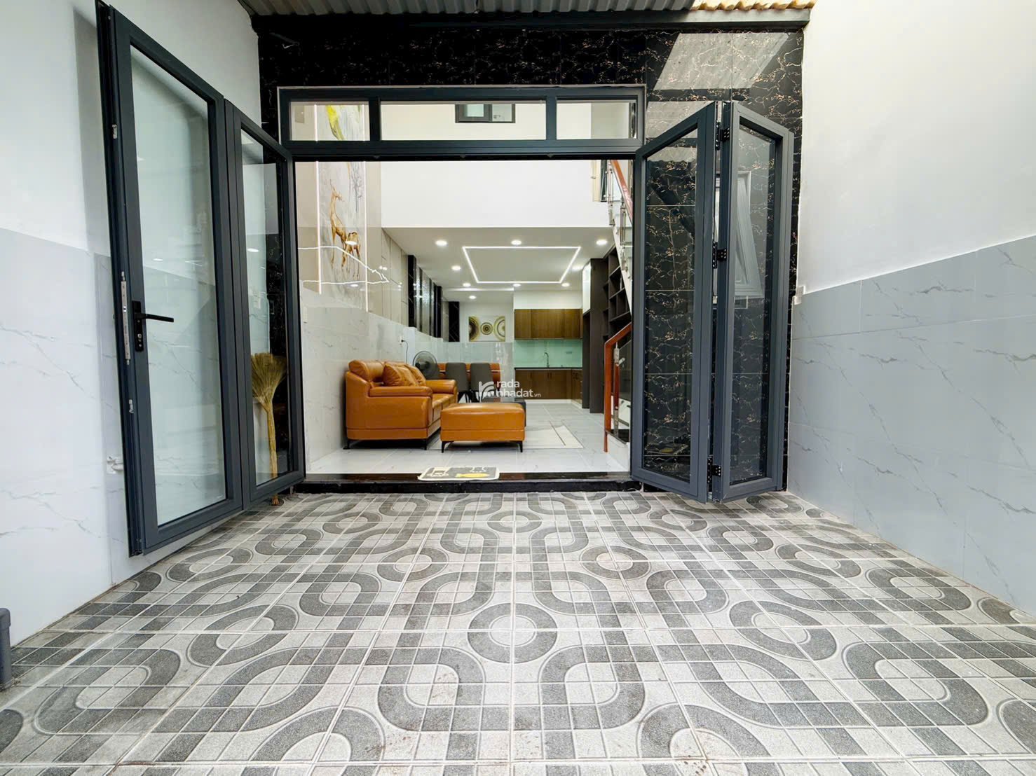 NHÀ ĐẸP TX24 3.X TỶ - ĐƯỜNG THÔNG XE HƠI, VÀO Ở NGAY!