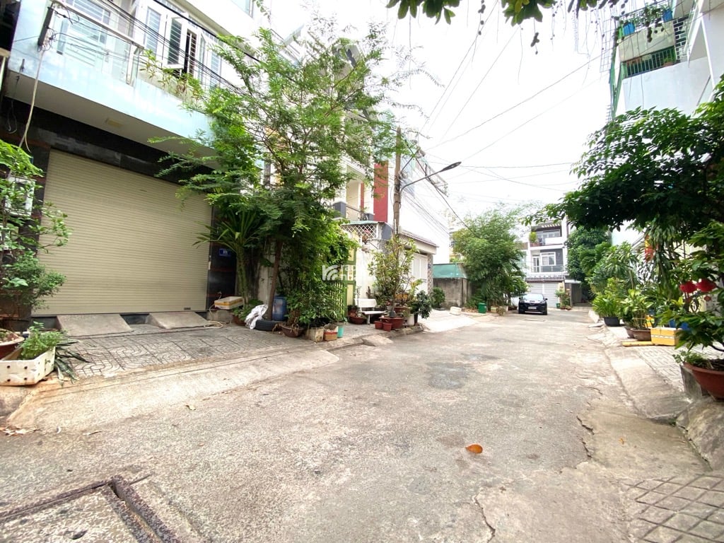BÁN NHÀ HẺM NHỰA 6m, KHU PHÂN LÔ CAO TẦNG GẦN CHỢ HIỆP BÌNH 4X20 CHỈ 8,7 TỶ.