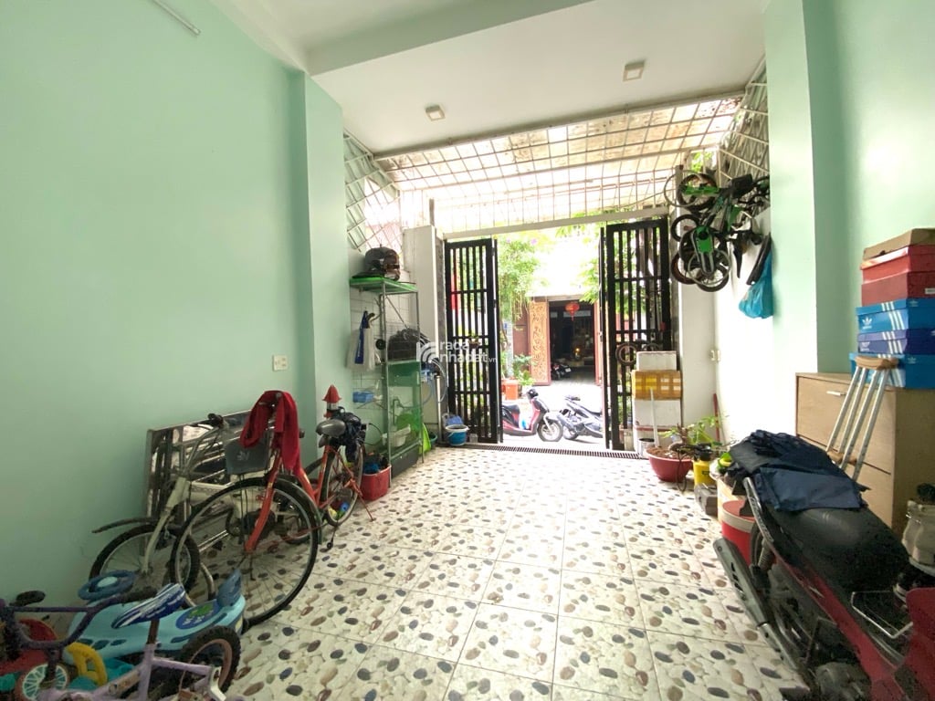 BÁN NHÀ HẺM NHỰA 6m, KHU PHÂN LÔ CAO TẦNG GẦN CHỢ HIỆP BÌNH 4X20 CHỈ 8,7 TỶ.