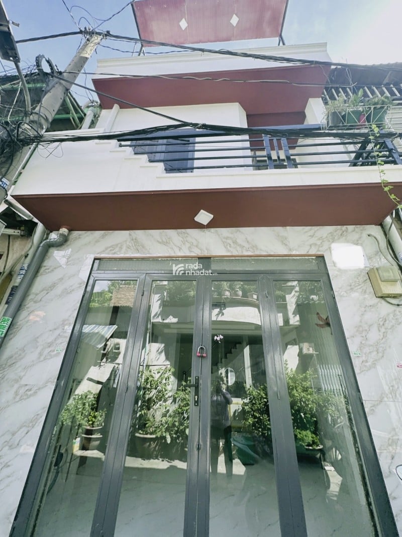 HƠN 4 TỶ xíu , NHÀ 3 TẦNG ,GẦN TÊN LỬA , 3PN - HẺM 4M