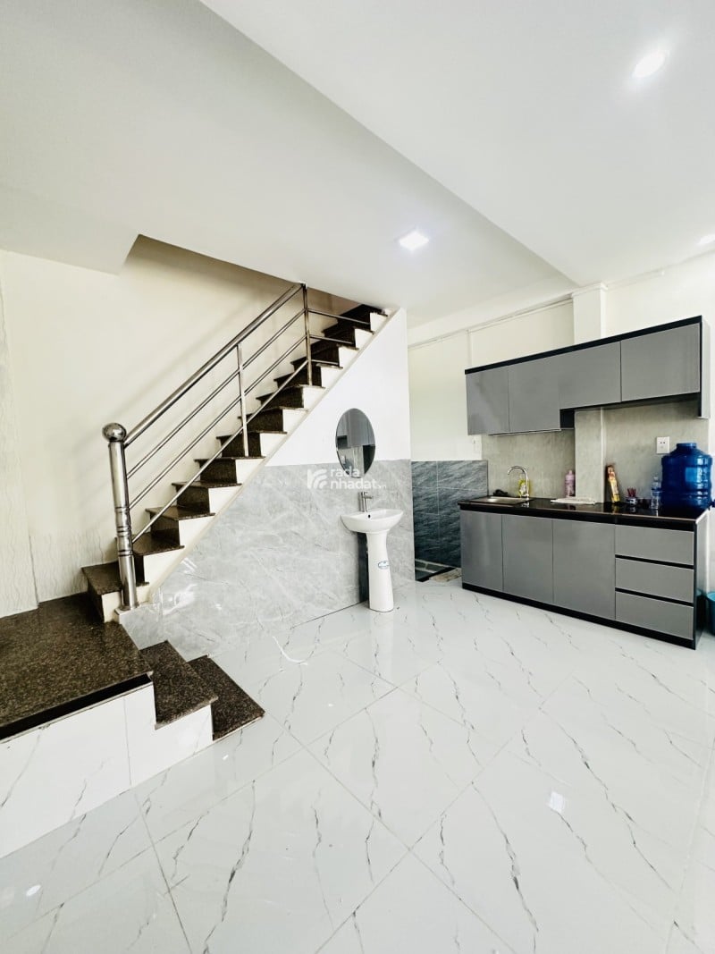 HƠN 4 TỶ xíu , NHÀ 3 TẦNG ,GẦN TÊN LỬA , 3PN - HẺM 4M