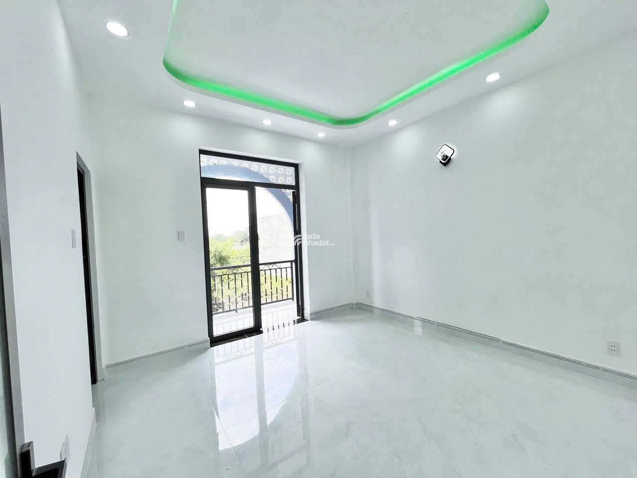 CHÍNH CHỦ NGỘP BANK BÁN GẤP CĂN NHÀ 1 LẦU , SHR , NGAY TRUNG TÂM CHỢ BÌNH CHÁNH