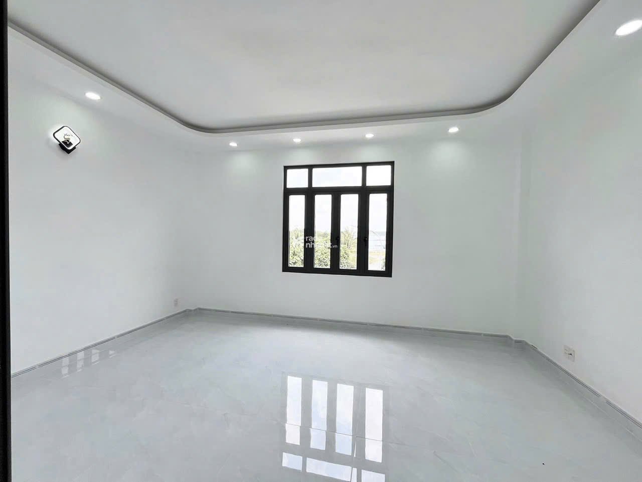 CHÍNH CHỦ NGỘP BANK BÁN GẤP CĂN NHÀ 1 LẦU , SHR , NGAY TRUNG TÂM CHỢ BÌNH CHÁNH