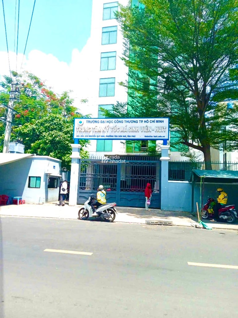 BIỆT THỰ ĐẸP ĐƯỜNG  NHỰA 8M - KHU VÍP TÂN SƠN NHÌ- XE HƠI NGỦ TRONG NHÀ - NHÀ 4 TẦNG MỚI ĐẸP