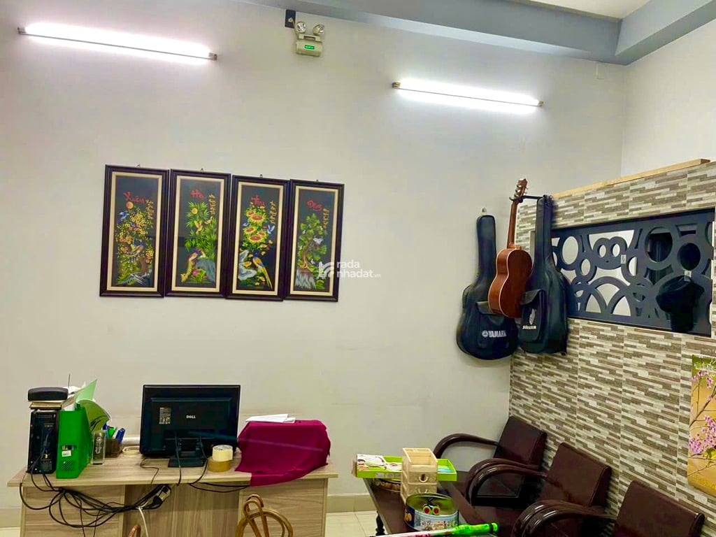 BIỆT THỰ ĐẸP ĐƯỜNG  NHỰA 8M - KHU VÍP TÂN SƠN NHÌ- XE HƠI NGỦ TRONG NHÀ - NHÀ 4 TẦNG MỚI ĐẸP