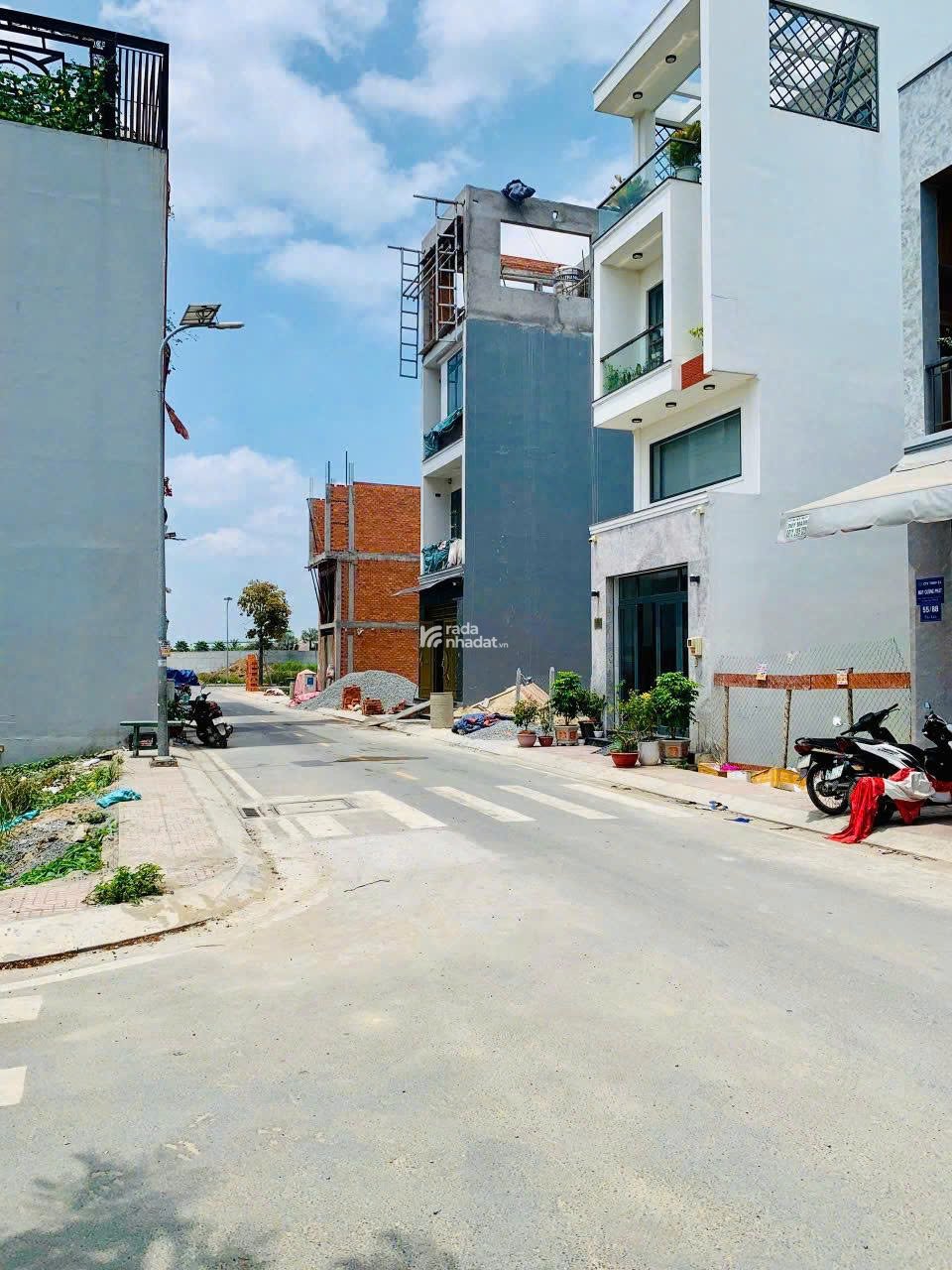 Chủ ngộp cần ra gấp miếng đất trong kdc Tây Lân sổ hồng riêng giá nhỉnh 4 tỷ