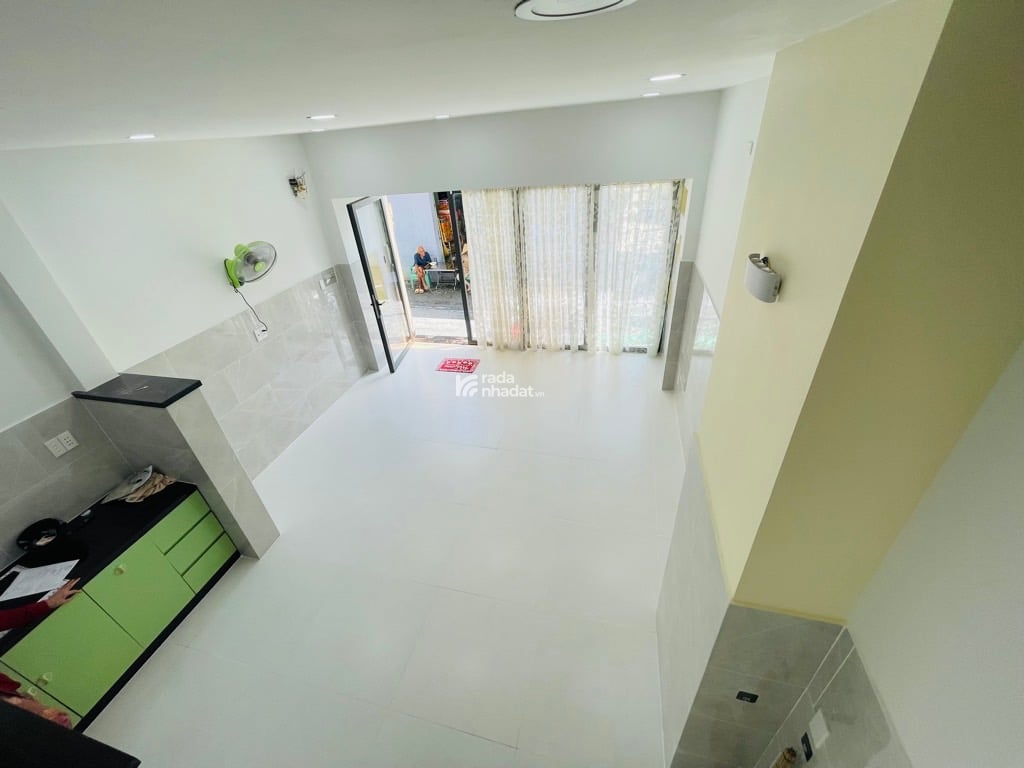 NGAY ỦY BAN QUẬN TÂN PHÚ - HXH THÔNG - 35M2 - 4 TẦNG BTCT - HUỲNH THIỆN LỘC - CHỈ 5 TỶ 5