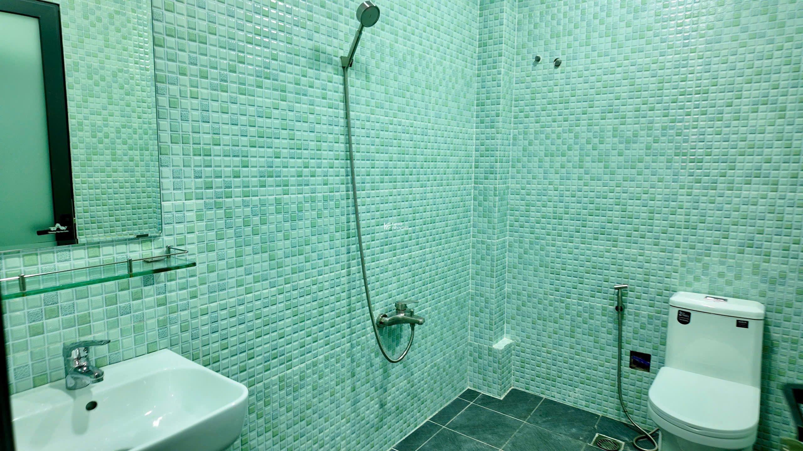 Bán nhà Mặt tiền Nguyễn Văn Giai, P.Đakao, Quận 1 -  NHỈNH 20 TỶ -4x14