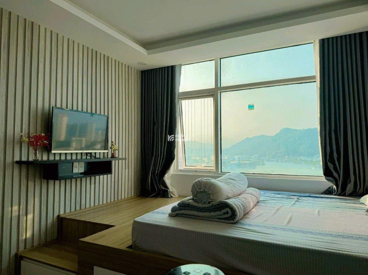 CHÍNH CHỦ bán HUD BUILDING tầng cao nội thất cao cấp - 2 Phòng Ngủ - pháp lý vĩnh viễn