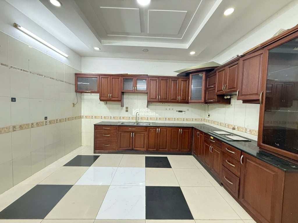 Bán nhà Tân Bình 5x19 x 4 tầng , HXH ngủ trong nhà, gần mặt tiền Phạm Văn Hai 