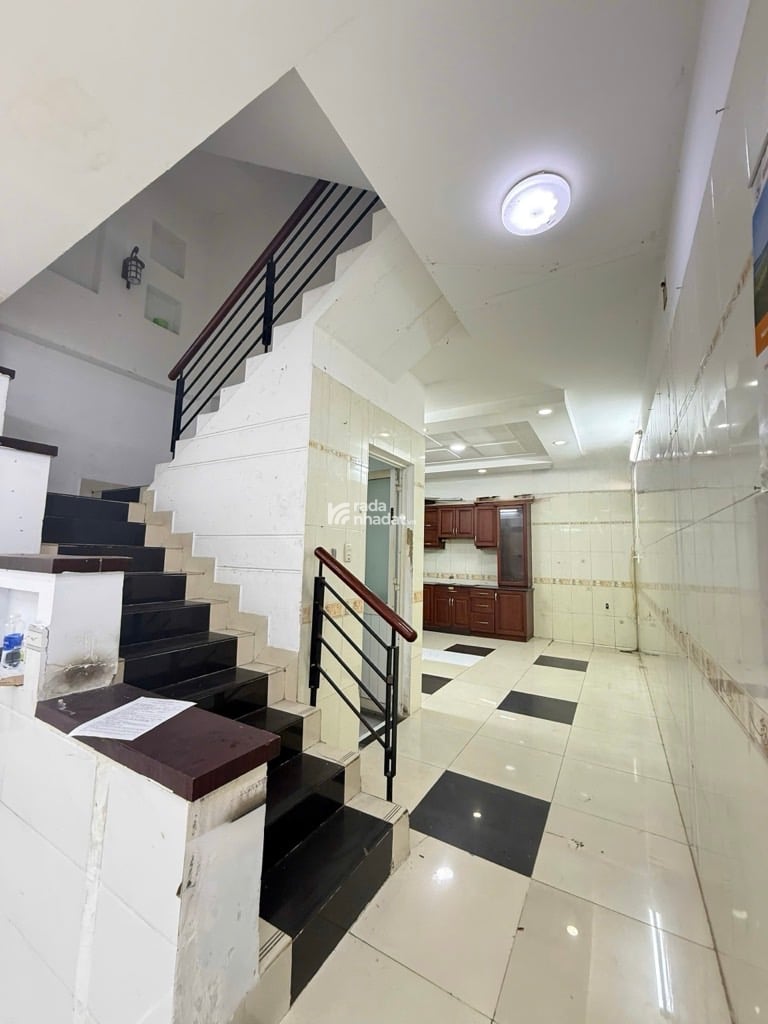 Bán nhà Tân Bình 5x19 x 4 tầng , HXH ngủ trong nhà, gần mặt tiền Phạm Văn Hai 