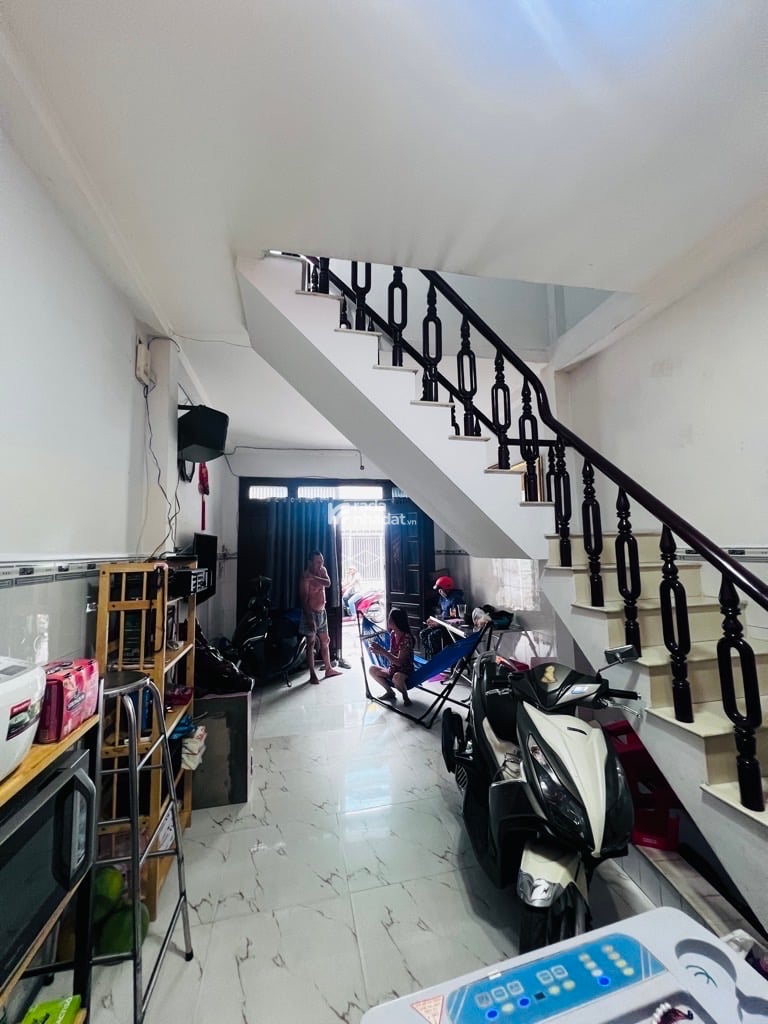 HXH Trịnh Đình Trọng - DTSD 60m2 - Chỉ 4.2 Tỷ