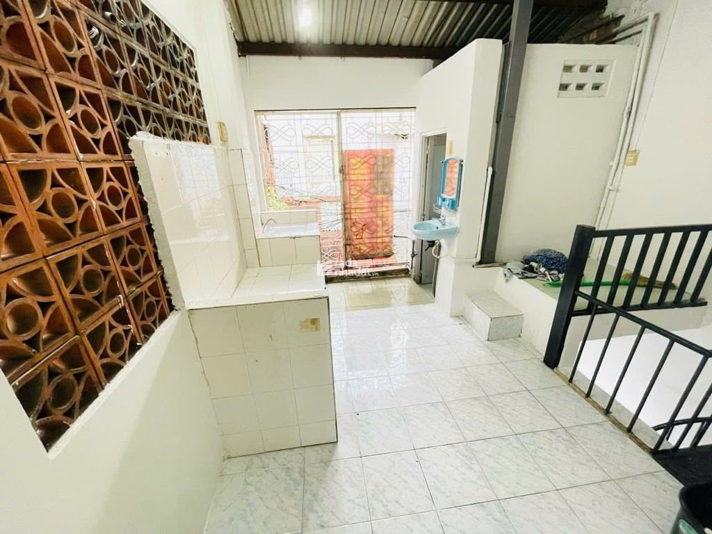 MẶT TIỀN PHAN ĐÌNH PHÙNG, PHÚ NHUẬN, 3 TẦNG CHUẨN KẾT CẤU Ở NGAY. GIẢM 2T CHỈ CÒN 16.9T TL 