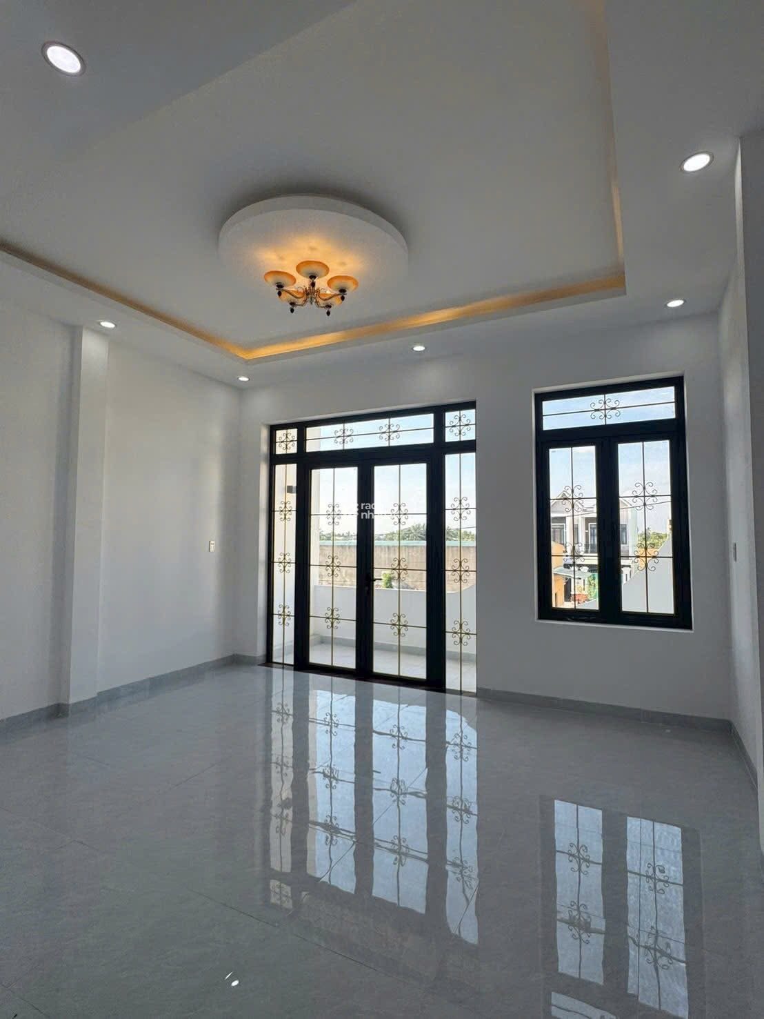 CẦN BÁN NHÀ PHỐ ĐẸP SANG CẦU TRÀM CẦN ĐƯỚC LONG AN GIÁ 2 TỶ950 100m2 SHR