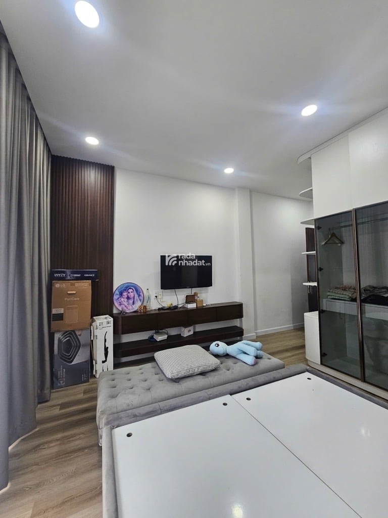 Nhà đẹp, 4x13 sổ vuông, HXH khu Bàu Cát, gần giáo xứ Phú Trung 