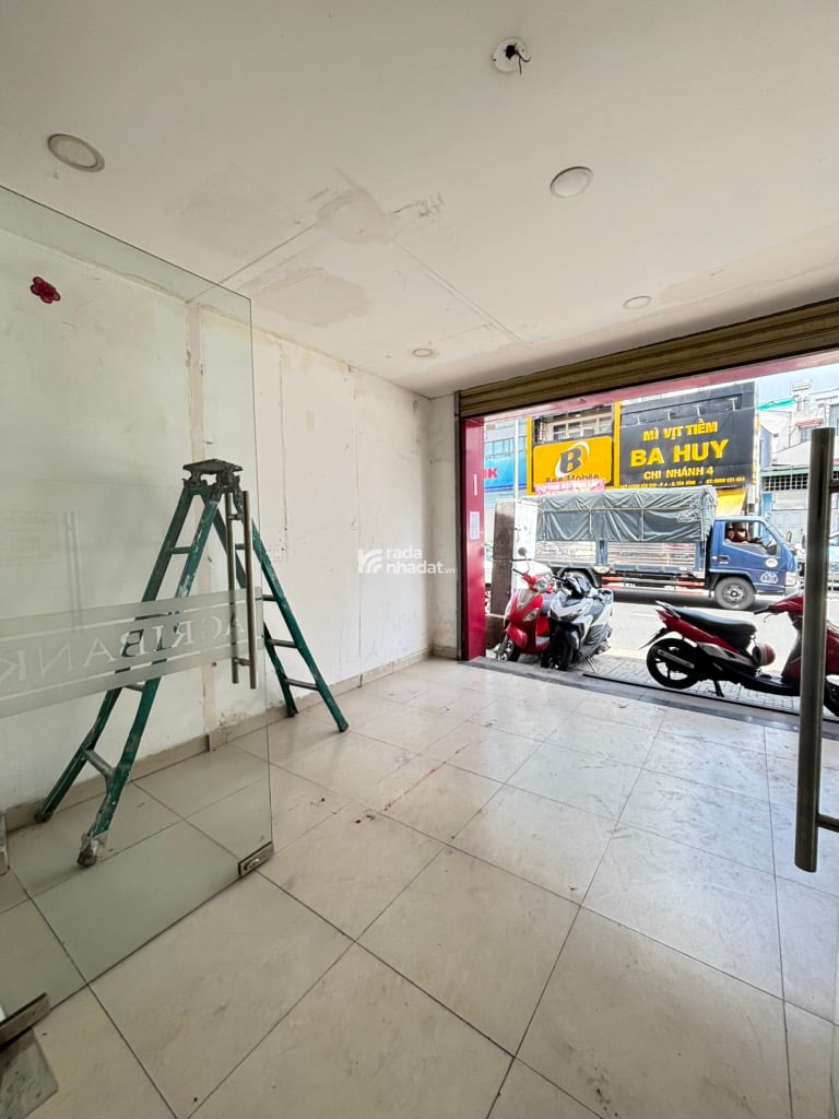 HIẾM - MẶT TIỀN và MẶT HẺM, NỞ HẬU TÀI LỘC - HOÀN CÔNG - KHU SẦM UẤT LIÊN QUẬN 