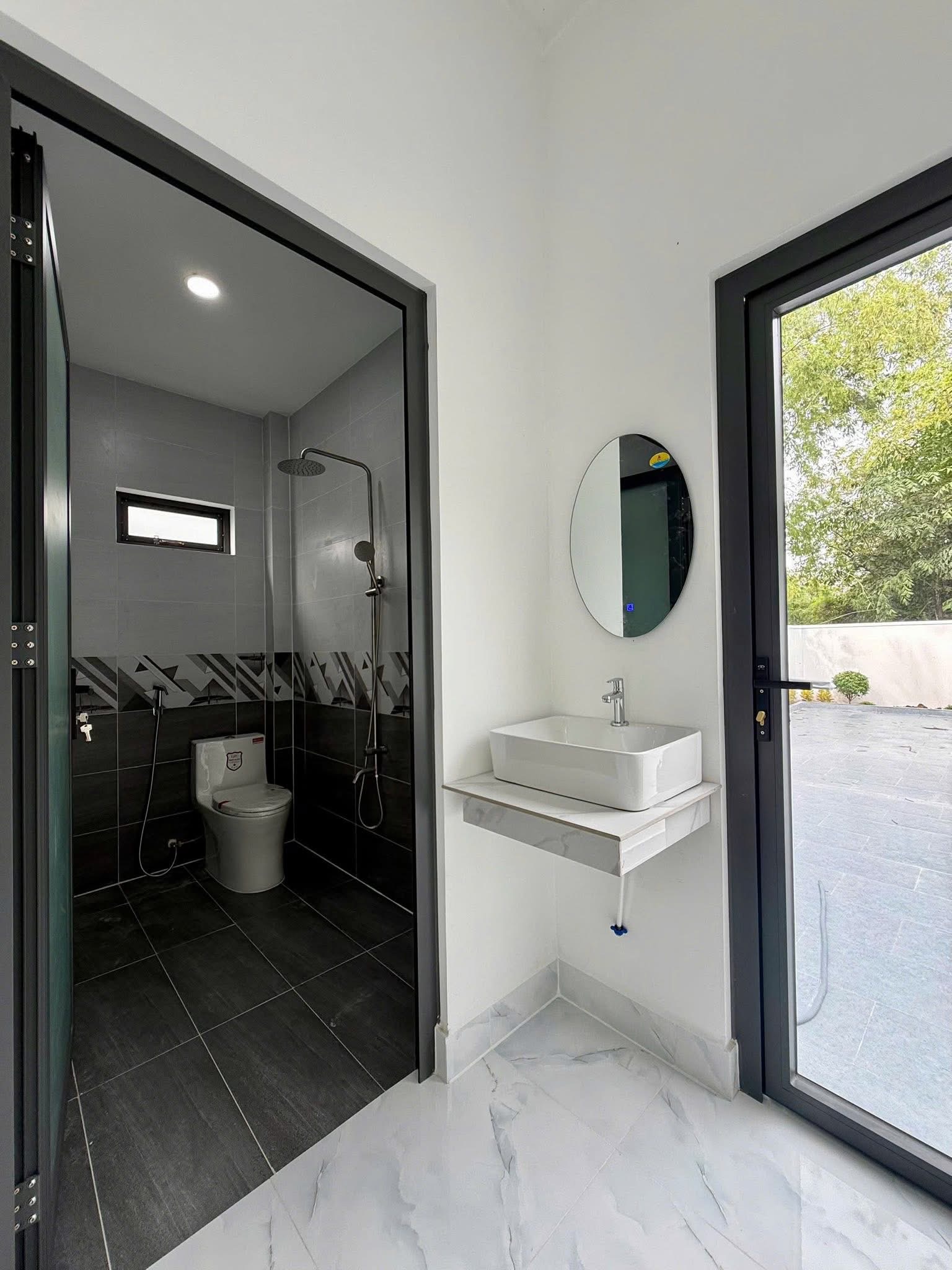 Nhà cấp 4 mái hộp hoàn công đầy đủ 