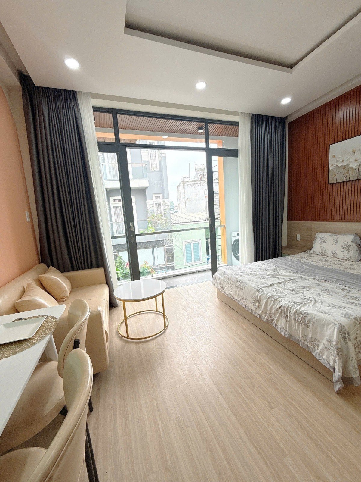 TOÀ CHDV CAO CẤP 96m2 5 TẦNG - DOANH THU 90 TRIỆU/THÁNG, 5.8%/NĂM