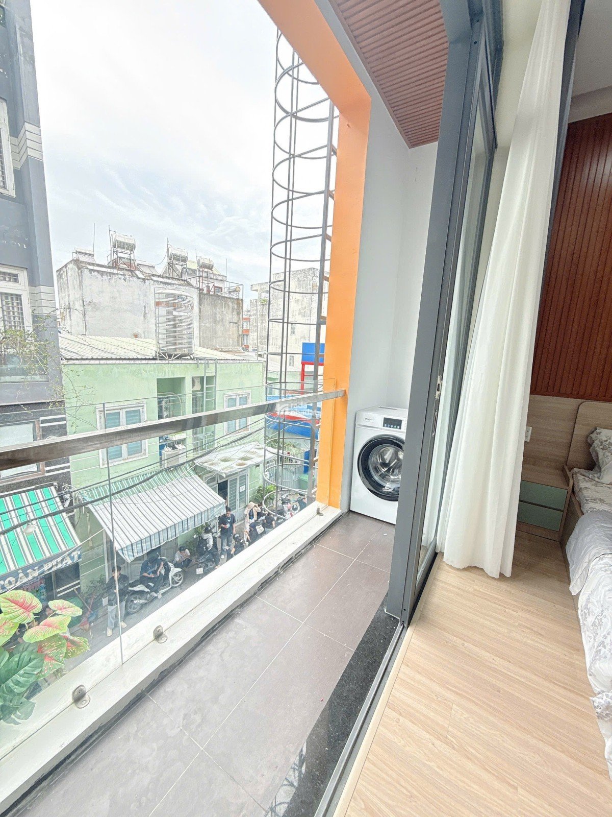 TOÀ CHDV CAO CẤP 96m2 5 TẦNG - DOANH THU 90 TRIỆU/THÁNG, 5.8%/NĂM