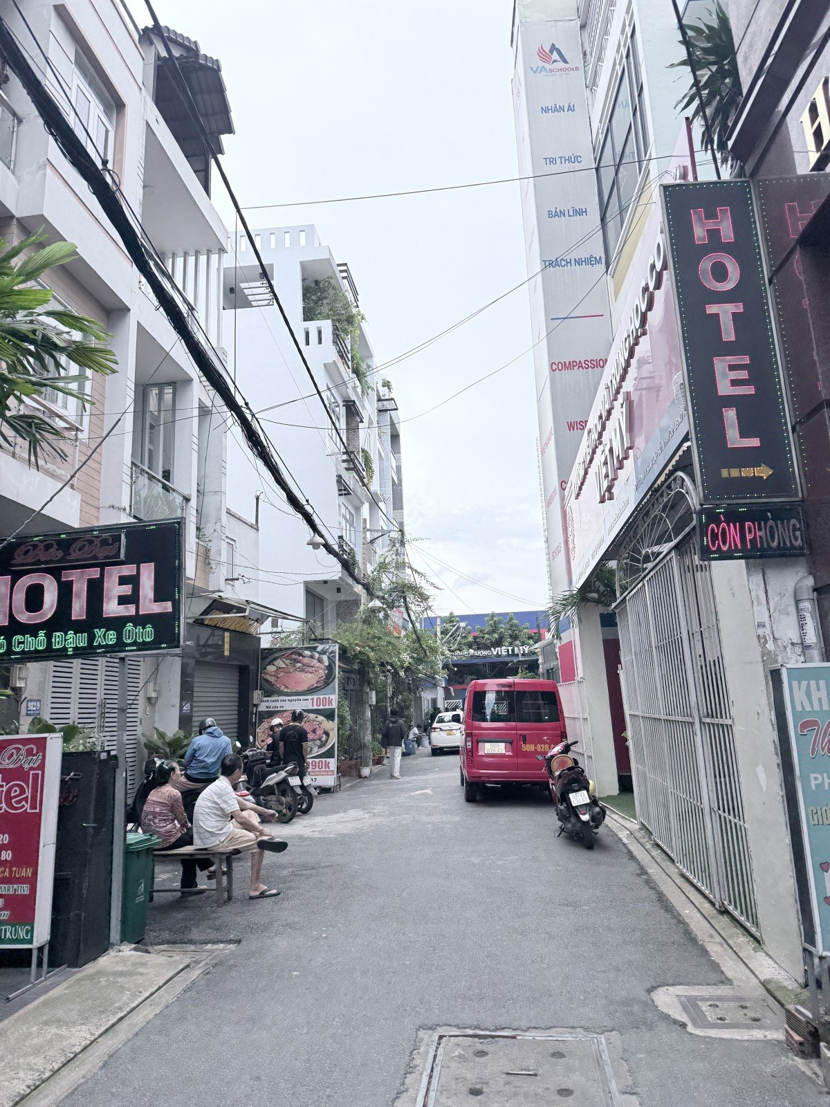 TOÀ CHDV CAO CẤP 96m2 5 TẦNG - DOANH THU 90 TRIỆU/THÁNG, 5.8%/NĂM