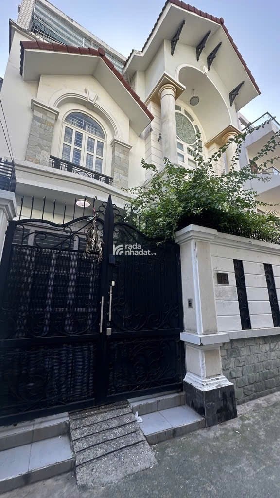 GIẢM HẲN 3 TỶ BÁN GẤPSIÊU PHẨM BIỆT THỰ - OTO VÀO NHÀ - GẦN MẶT TIỀN - NGANG 15M -393m2 - 3 TẦNG