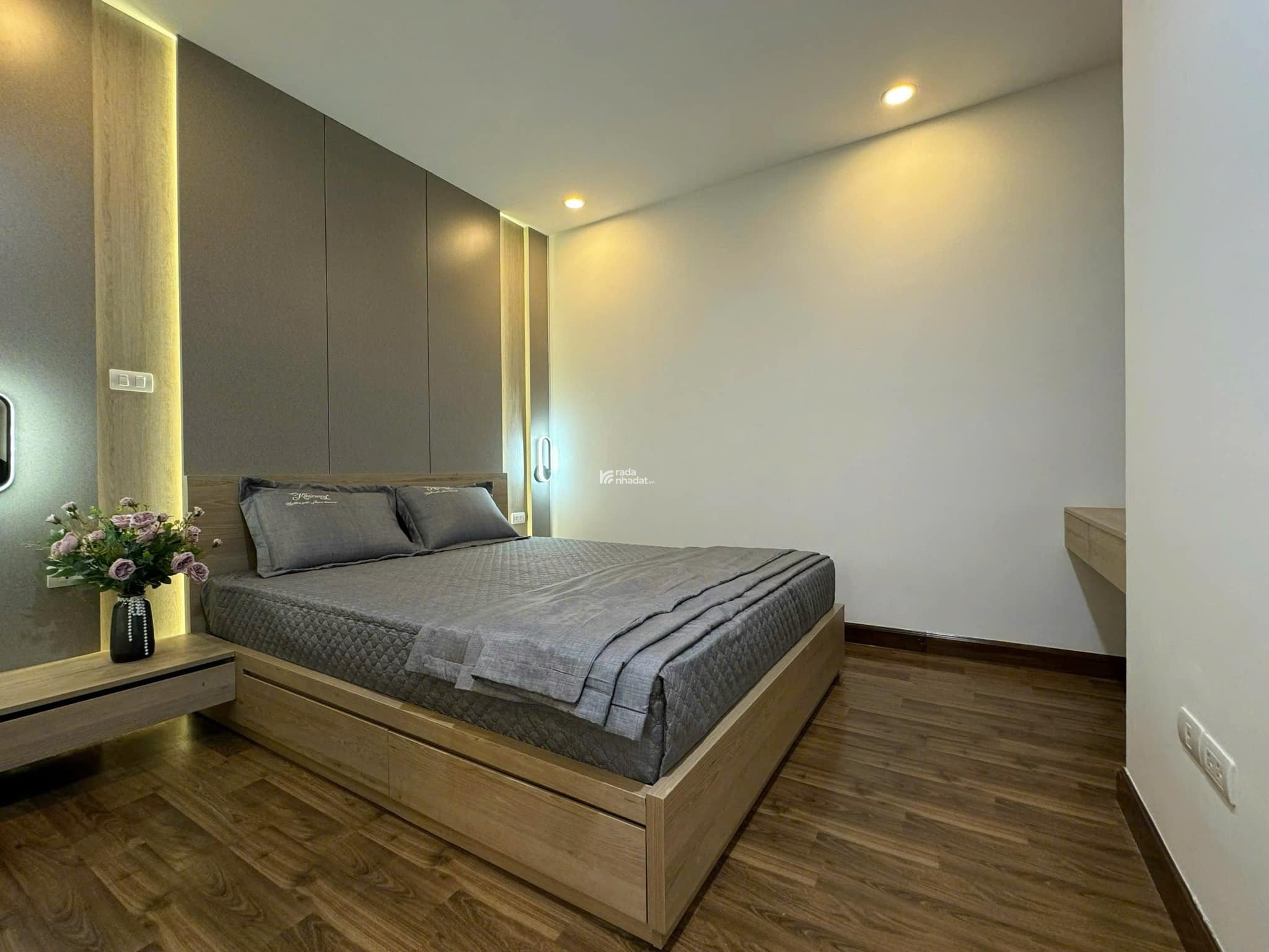 Cho thuê căn hộ 3 ngủ toà Vinaconex 7 Hàm Nghi, cạnh Vinhomes Gardenia. Full nội thất, căn góc