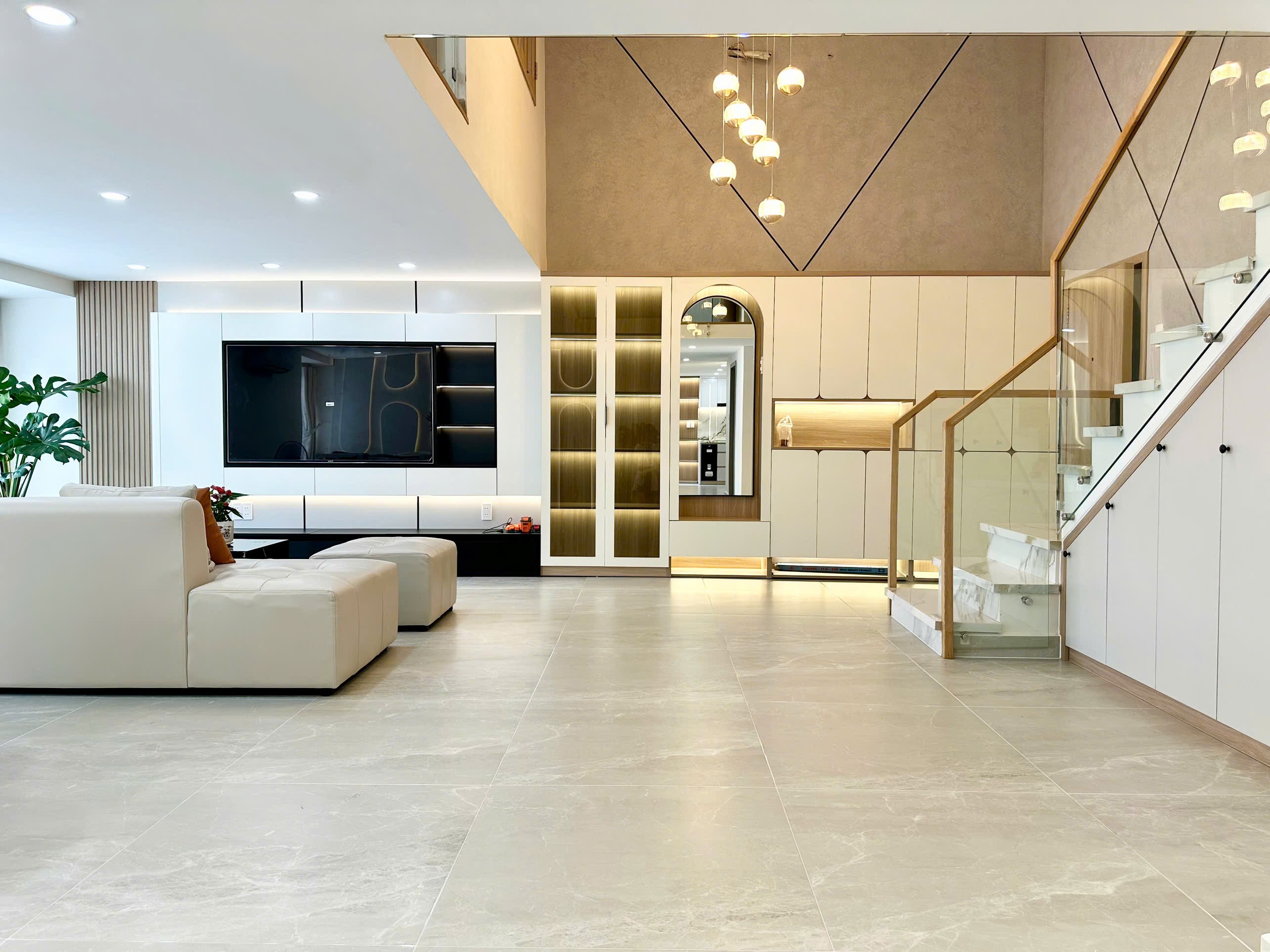 Bán Duplex Sky garden 1, PMH, Q7, 4PN nhà mới đẹp, giá 9,5 tỷ 