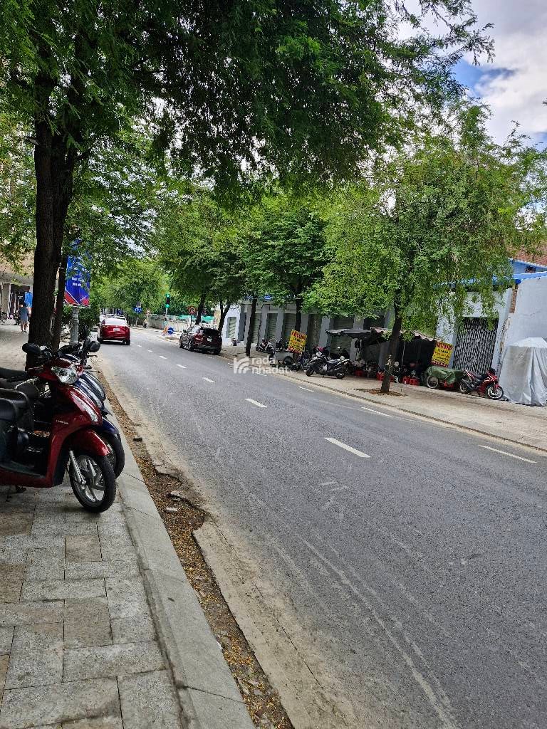 NHÀ 2 MẶT TIỀN KINH DOANH CỰC VIP NGAY PHỐ ĐI BỘ NGUYỄN HUỆ, MẶT TIỀN VỪA Ở VỪA CHO THUÊ,