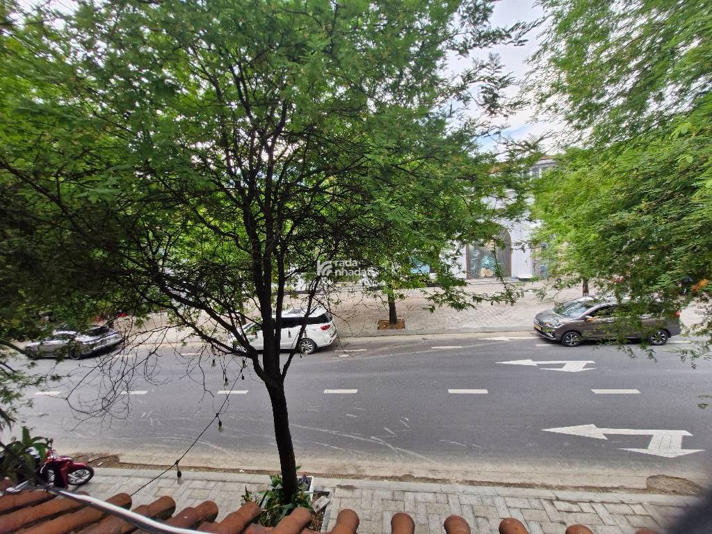 NHÀ 2 MẶT TIỀN KINH DOANH CỰC VIP NGAY PHỐ ĐI BỘ NGUYỄN HUỆ, MẶT TIỀN VỪA Ở VỪA CHO THUÊ,