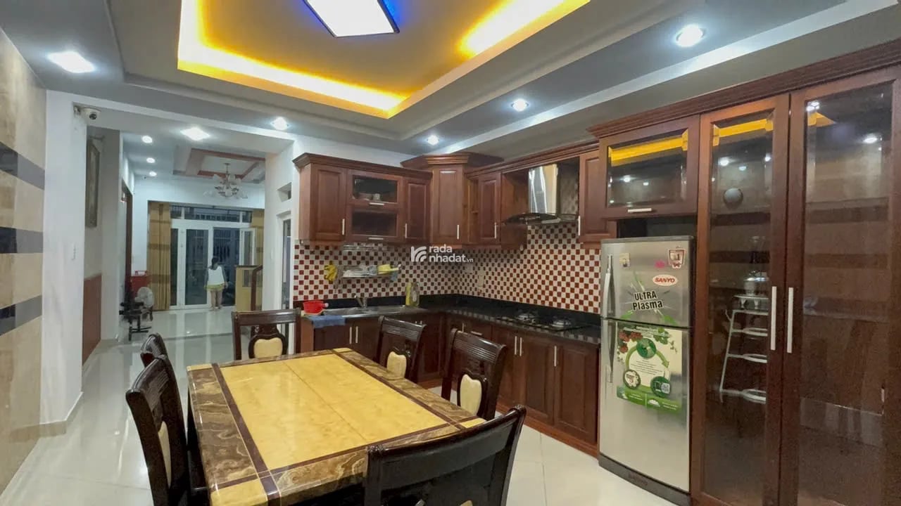 Bán nhà 4 tầng sử dụng 235m2 hẻm 8m Âu Cơ, Phú Trung, Tân Phú chỉ 9.4 tỷ