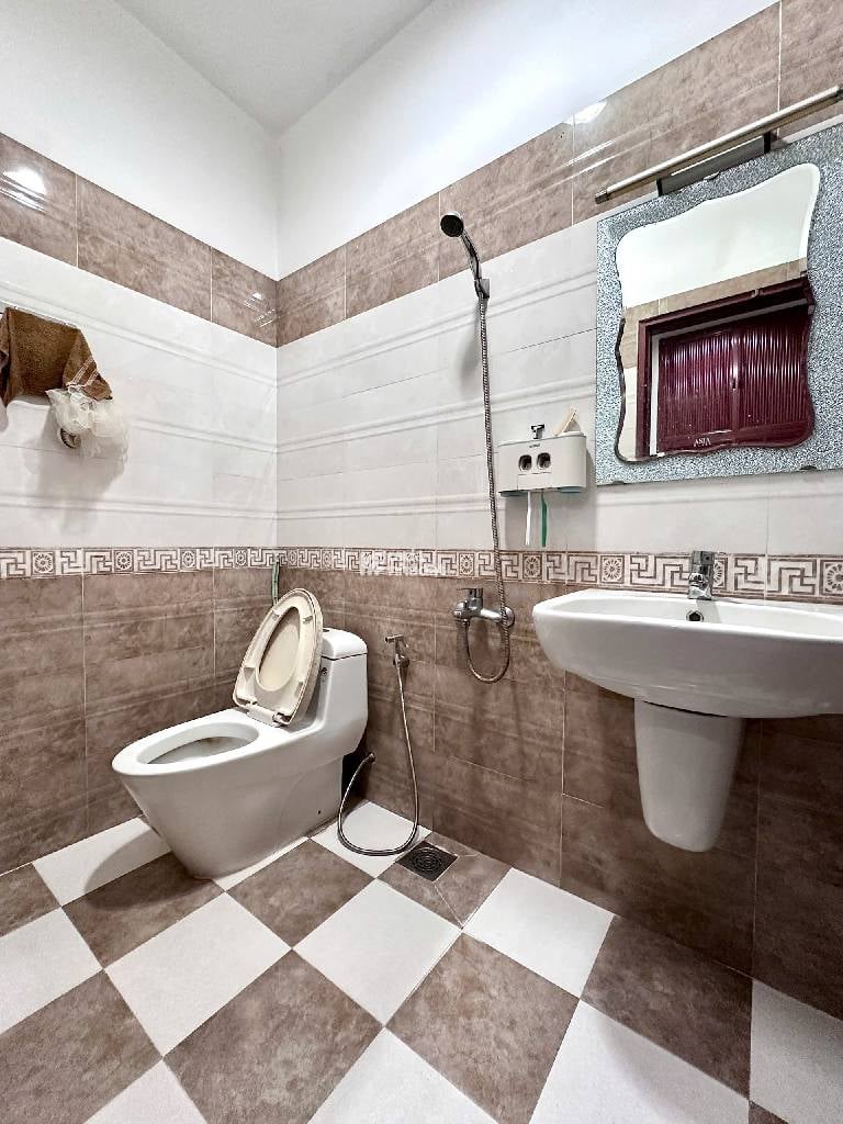 NHÀ 5 TẦNG BTCT –  57M2 - NGANG 4.3M - 5PN – 2 GIẾNG TRỜI THOÁNG MÁT - DÂN TRÍ CAO - GẦN TRƯỜNG HỌC