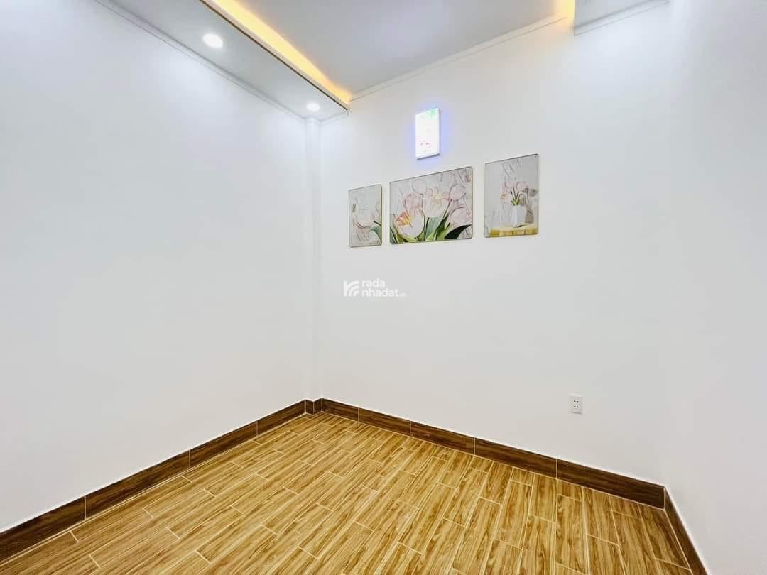 Bán gấp căn ở Đ.Cù Lao,P.2,Q.Phú Nhuận giá bán 5tỷ950 DT 53,0m2 nằm gần Đ. Hoàng Sa, 1 trệt 1 lầu