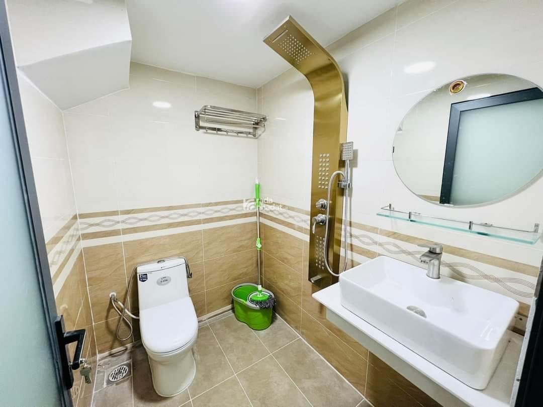 Bán gấp căn ở Đ.Cù Lao,P.2,Q.Phú Nhuận giá bán 5tỷ950 DT 53,0m2 nằm gần Đ. Hoàng Sa, 1 trệt 1 lầu