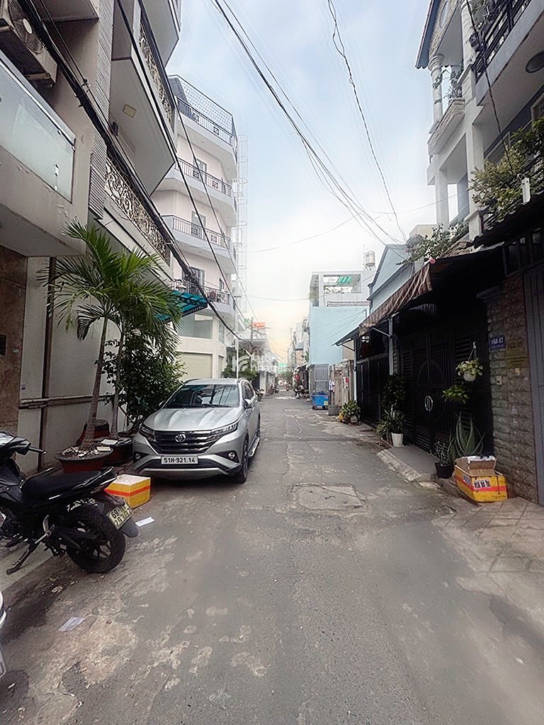 Bán nhà đường chế lan viên tây thạnh