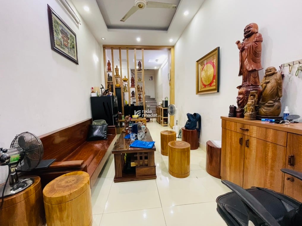 CẦU GIẤY - LÔ GÓC - 40M2 - SỔ VUÔNG - DÂN XÂY KIÊN CỐ - 8.2 TỶ