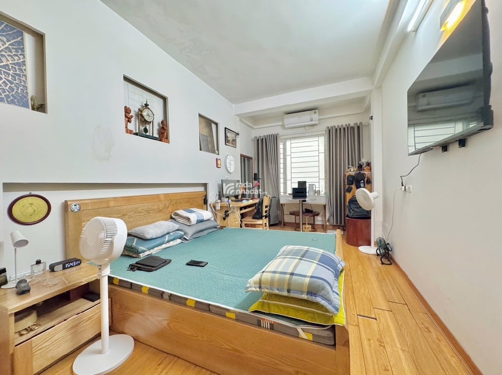 CẦU GIẤY - LÔ GÓC - 40M2 - SỔ VUÔNG - DÂN XÂY KIÊN CỐ - 8.2 TỶ