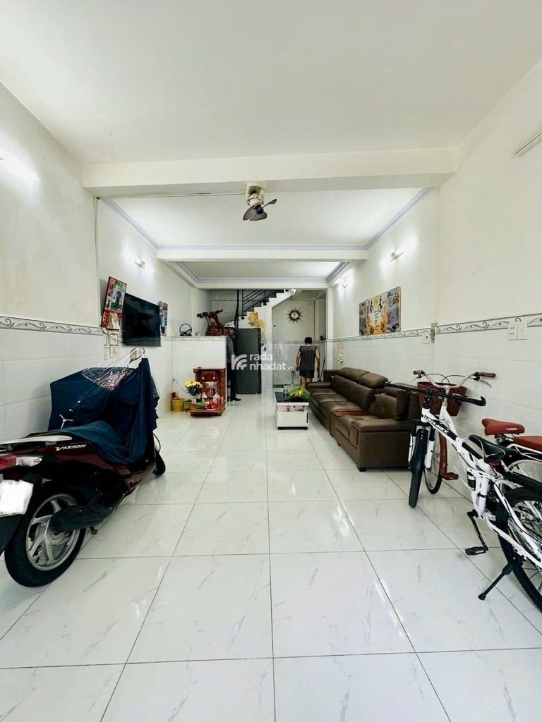 -Vị trí gần ngã 3 Lê Văn Quới giao Mã Lò, p. Bình Trị Đông A. Q.Bình Tân 