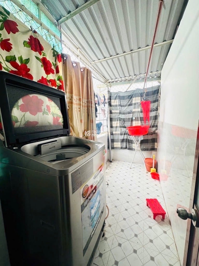 -Vị trí gần ngã 3 Lê Văn Quới giao Mã Lò, p. Bình Trị Đông A. Q.Bình Tân 