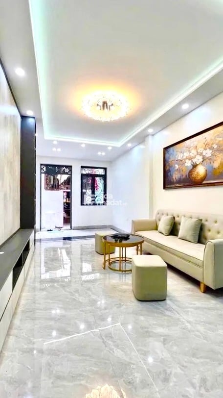 SIÊU PHẨM CỰC HIẾM TRẦN KHÁT CHÂN - HBT - GIÁ RẺ - GẦN PHỐ - 41M2 X 6 T THANG MÁY - Ở LUÔN